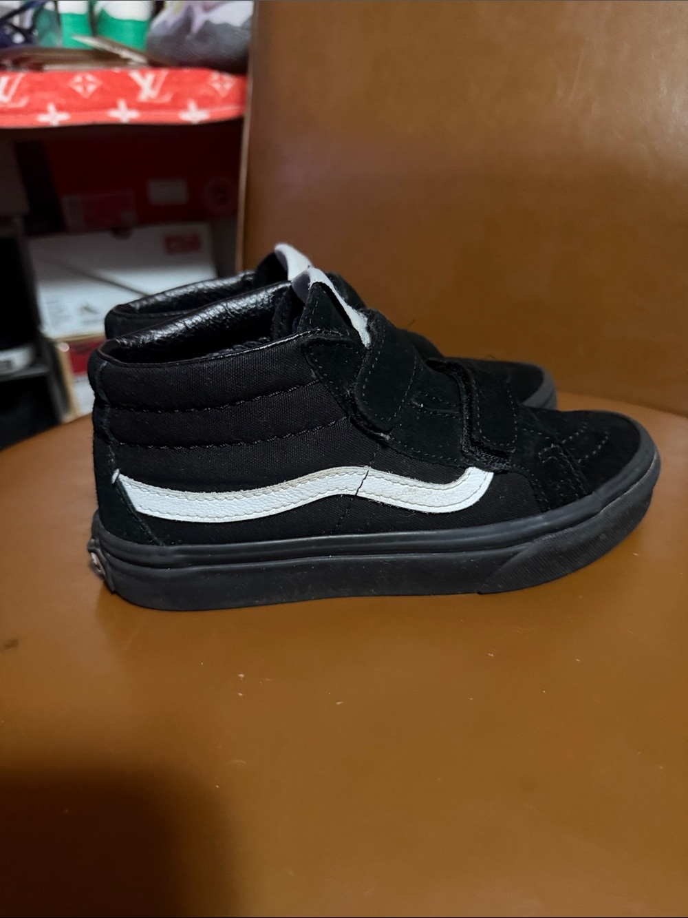 Vans Hi Top Velcro Sneakers in Little Boys size 2 - Picture 5 of 8